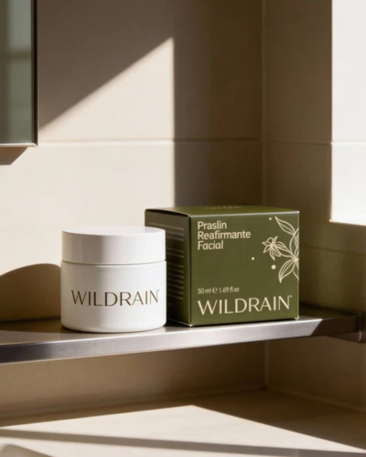Anti-aging Firming Cream for Sagging Skin and Facial Contours with Lifting Effect Praslin