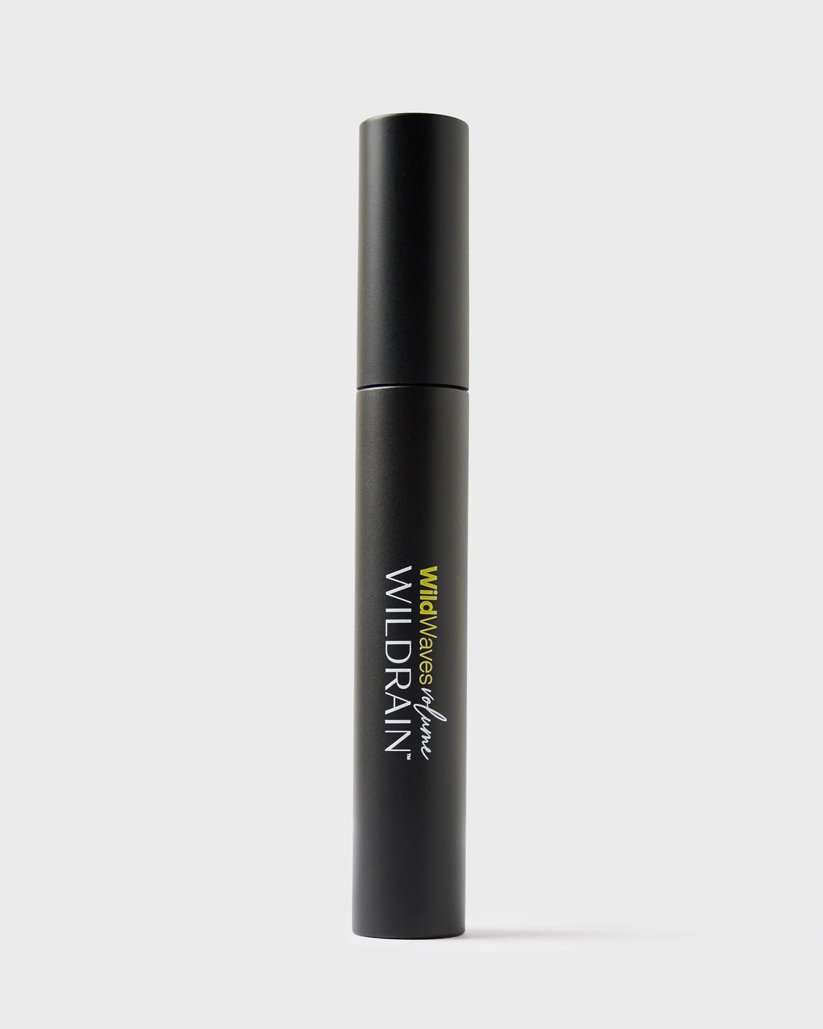 Máscara de pestañas negro intenso con tratamiento Wild Waves